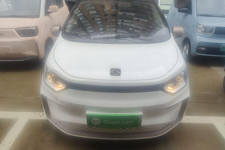 Used SOL E10X 2021 302 km Range Fashion Edition 31.4 kWh Front
