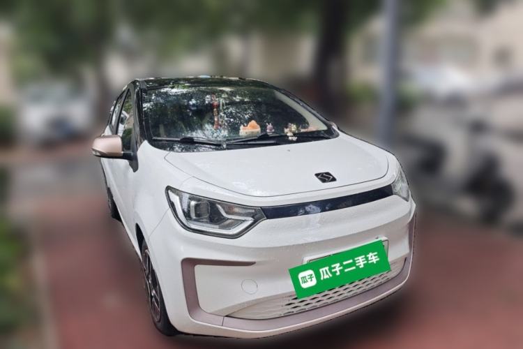 Used SOL E10X 2021 302 km Range Fashion Edition 31.4 kWh Front Right 45 Deg