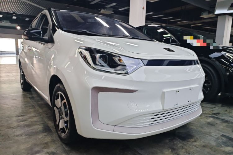 Used SOL E10X 2021 302 km Range Luxury Version 31.4 kWh Front Right 45 Deg