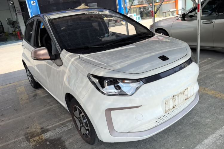 Used SOL E10X 2021 302 km Range Luxury Version 31.4 kWh Front Right 45 Deg