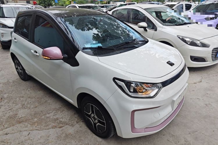 Used SOL E10X 2021 302 km Range Fashion Edition 31.4 kWh Front Right 45 Deg