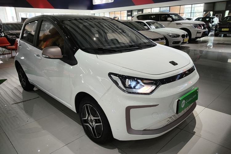 Used SOL E10X 2021 302 km Range Fashion Edition 31.4 kWh Front Right 45 Deg