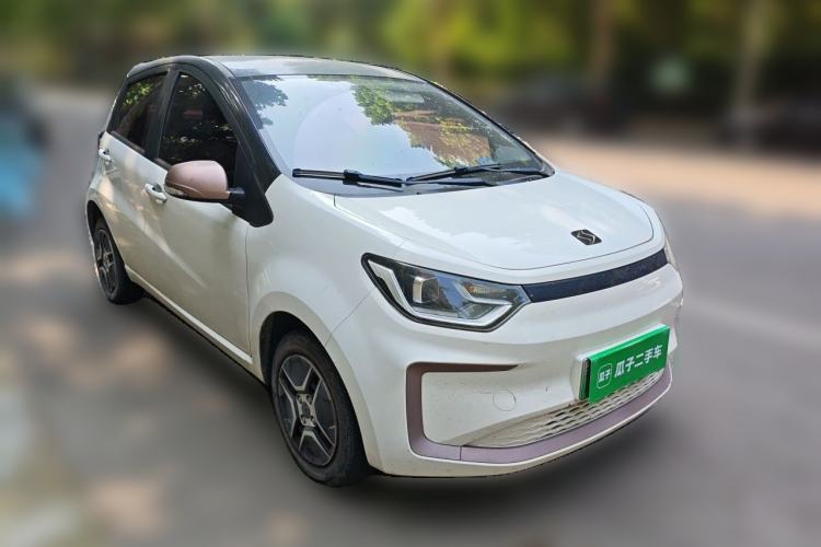 Used SOL E10X 2021 302 km Range Fashion Edition 31.4 kWh Front Right 45 Deg