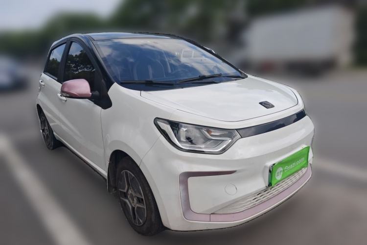 Used SOL E10X 2021 302 km Range Fashion Edition 31.4 kWh Front Right 45 Deg