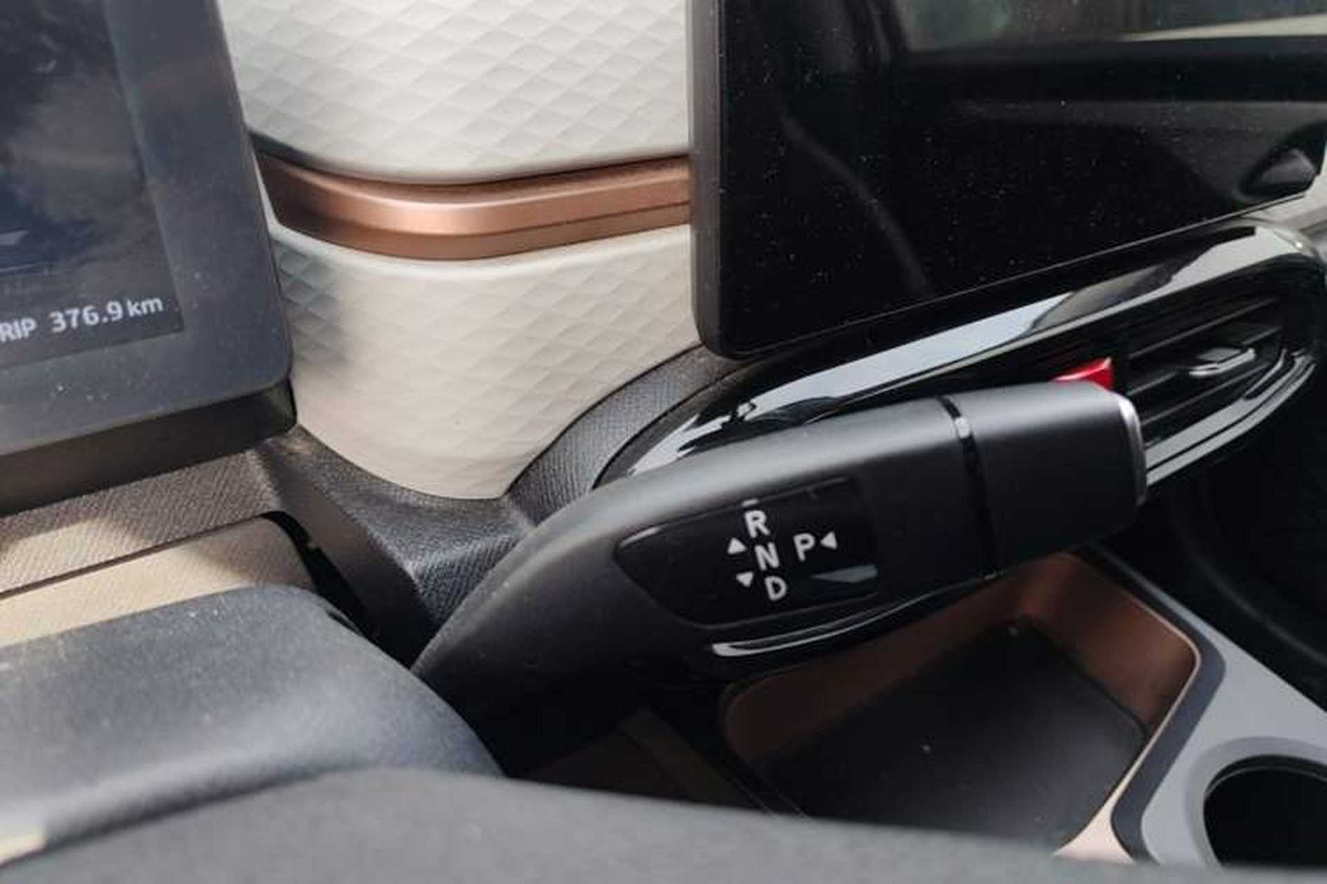 Used SOL E10X 2021 302 km Range Fashion Edition 31.4 kWh Gear Lever