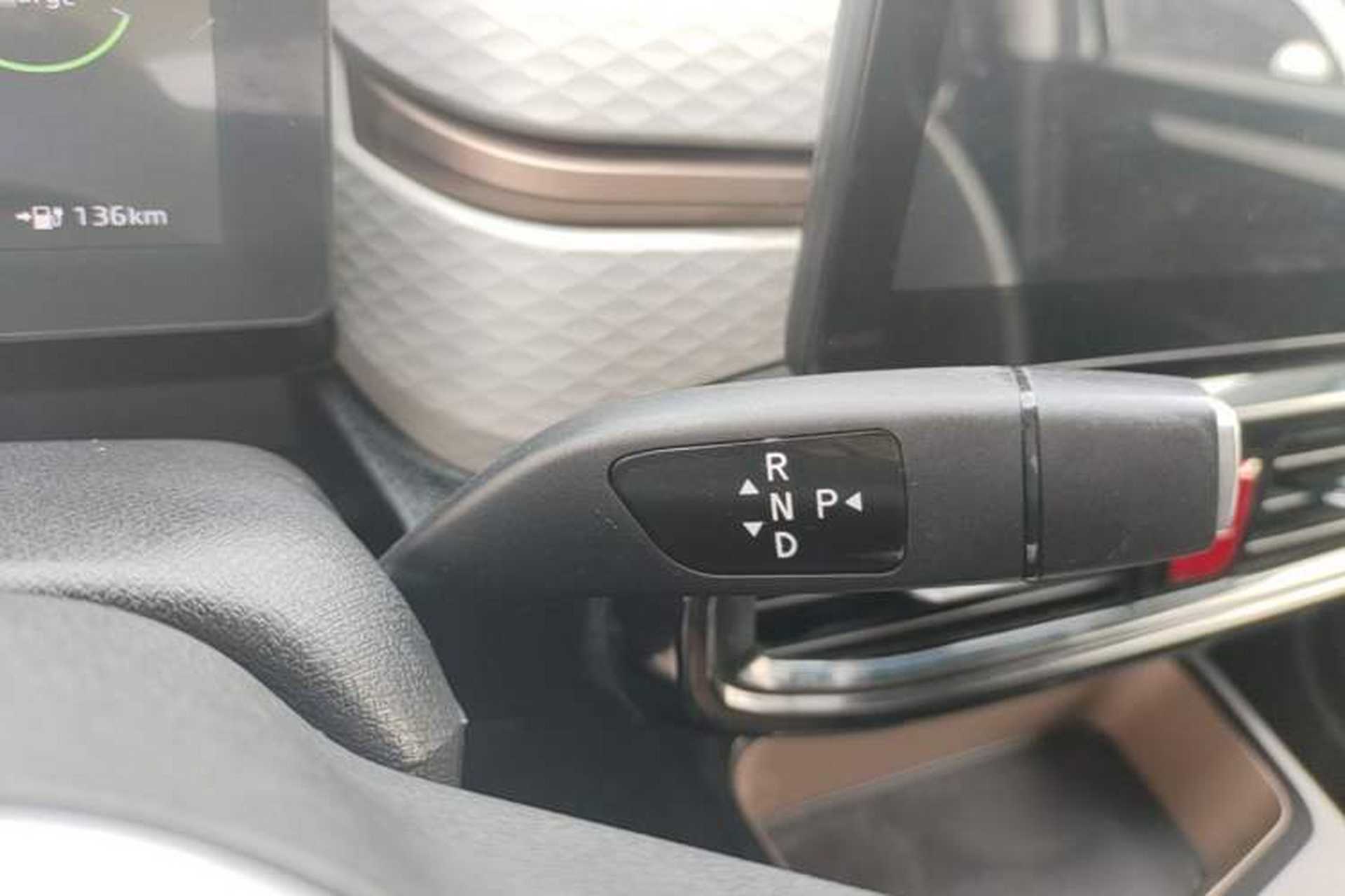 Used SOL E10X 2021 302 km Range Fashion Edition 30.2 kWh Gear Lever
