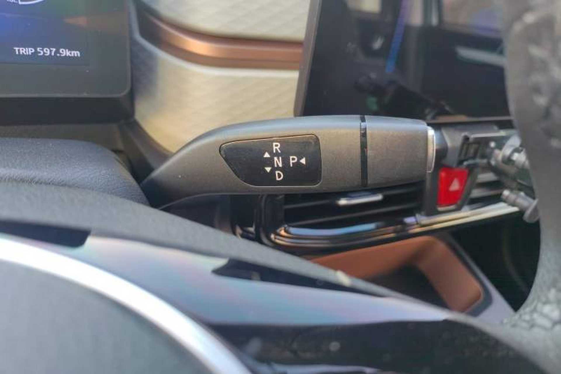 Used SOL E10X 2021 302 km Range Fashion Edition 30.2 kWh Gear Lever