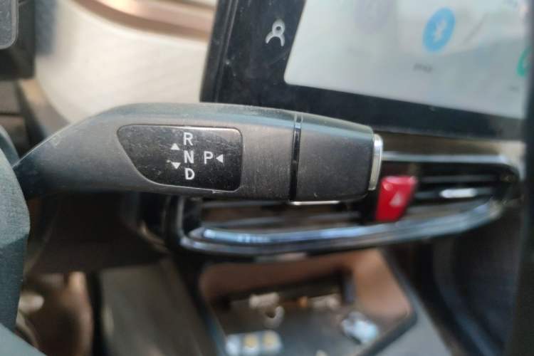 Used SOL E10X 2021 302km Range Superior Version 30.2 kWh Gear Lever