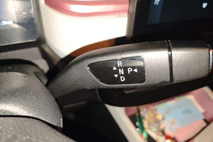 Used SOL E10X 2021 302 km Range Fashion Edition 31.4 kWh Gear Lever