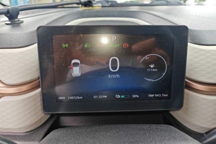 Used SOL E10X 2021 302 km Range Luxury Version 30.2 kWh Instrument Cluster