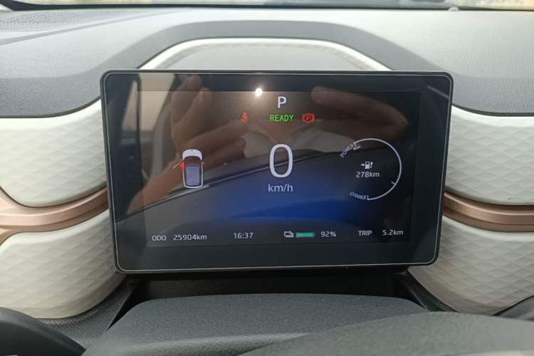 Used SOL E10X 2021 302 km Range Luxury Version 31.4 kWh Instrument Cluster