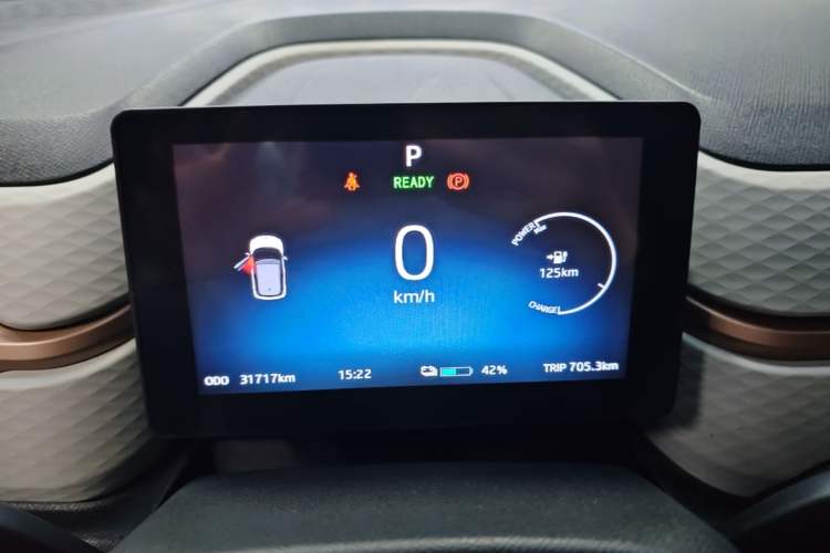 Used SOL E10X 2021 302 km Range Luxury Version 31.4 kWh Instrument Cluster