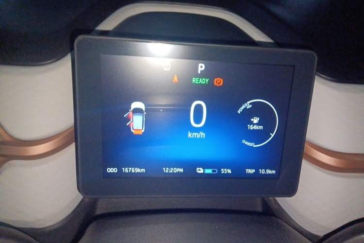 Used SOL E10X 2021 302 km Range Fashion Edition 31.4 kWh Instrument Cluster