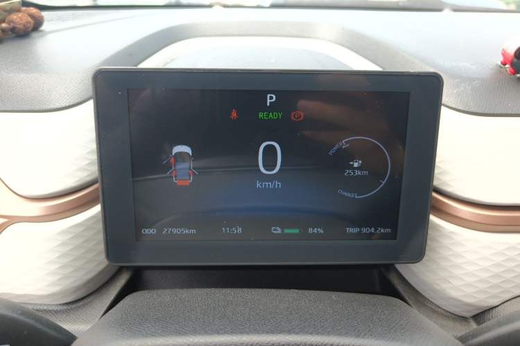 Used SOL E10X 2021 302 km Range Luxury Version 31.4 kWh Instrument Cluster