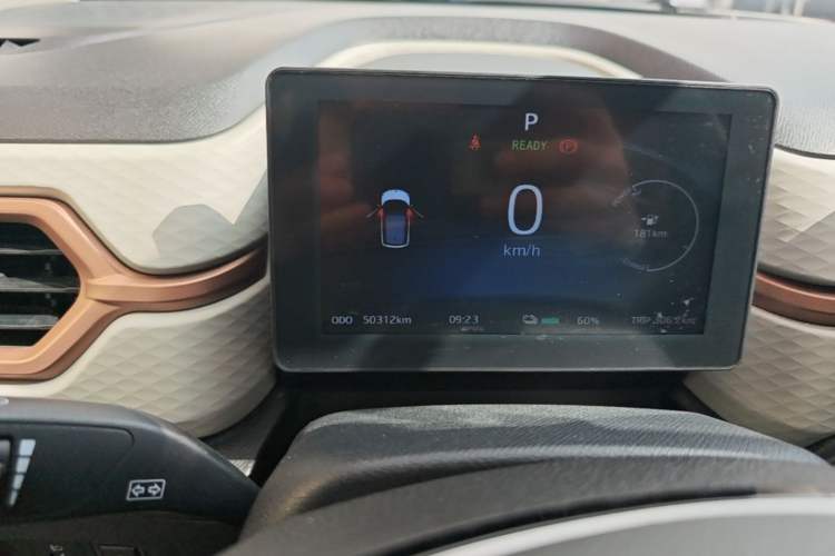 Used SOL E10X 2021 302 km Range Fashion Edition 31.4 kWh Instrument Cluster