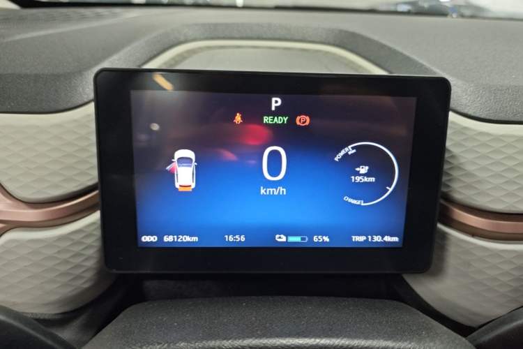Used SOL E10X 2021 302 km Range Luxury Version 30.2 kWh Instrument Cluster