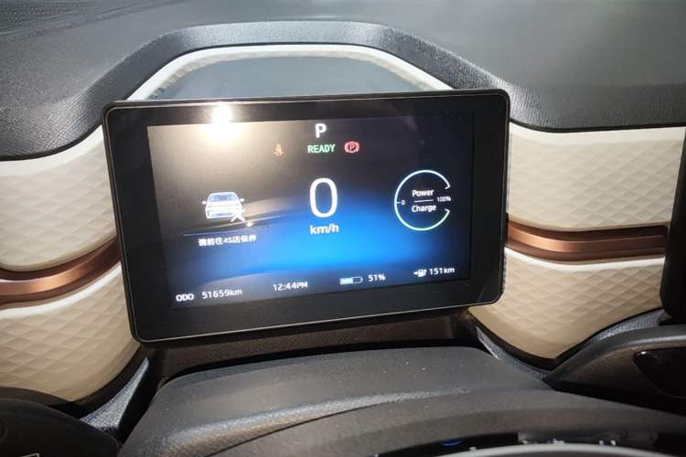 Used SOL E10X 2021 302 km Range Fashion Edition 31.4 kWh Instrument Cluster