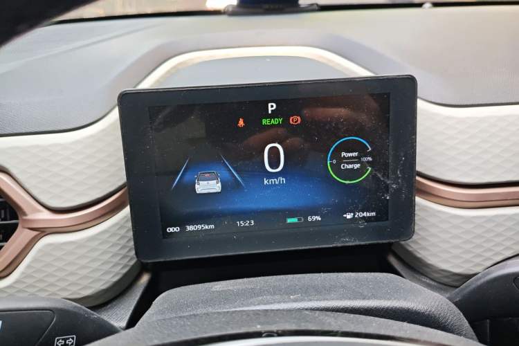 Used SOL E10X 2021 302 km Range Fashion Edition 31.4 kWh Instrument Cluster