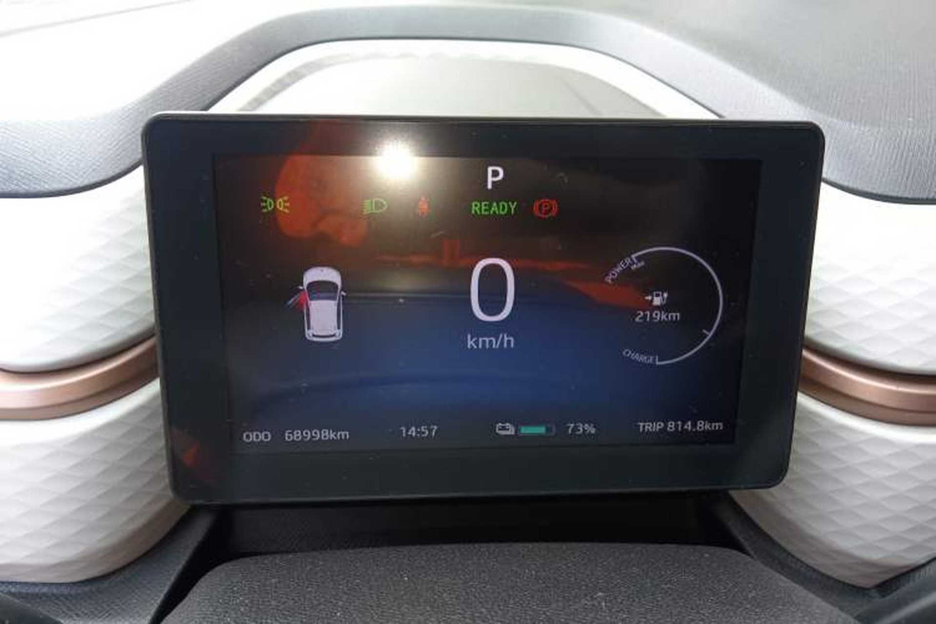 Used SOL E10X 2021 302 km Range Fashion Edition 30.2 kWh Instrument Cluster