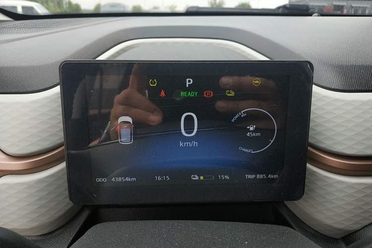 Used SOL E10X 2021 302 km Range Luxury Version 31.4 kWh Instrument Cluster