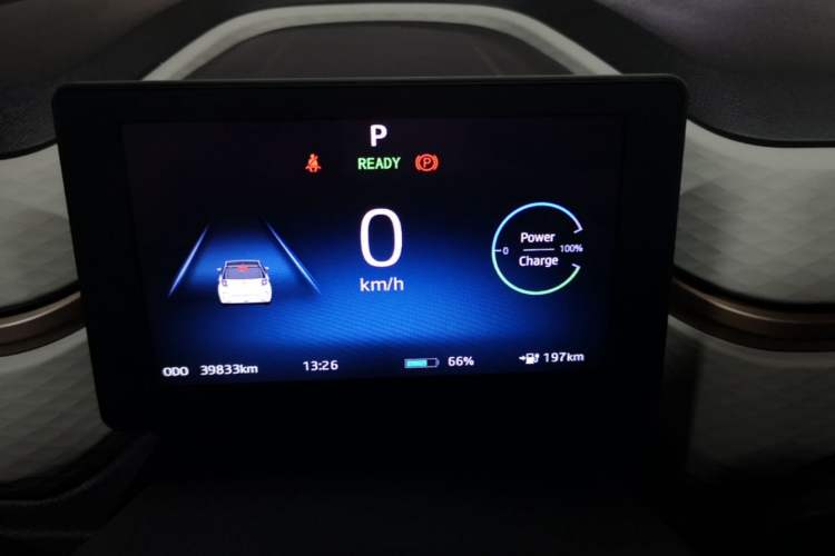 Used SOL E10X 2021 302 km Range Fashion Edition 31.4 kWh Instrument Cluster