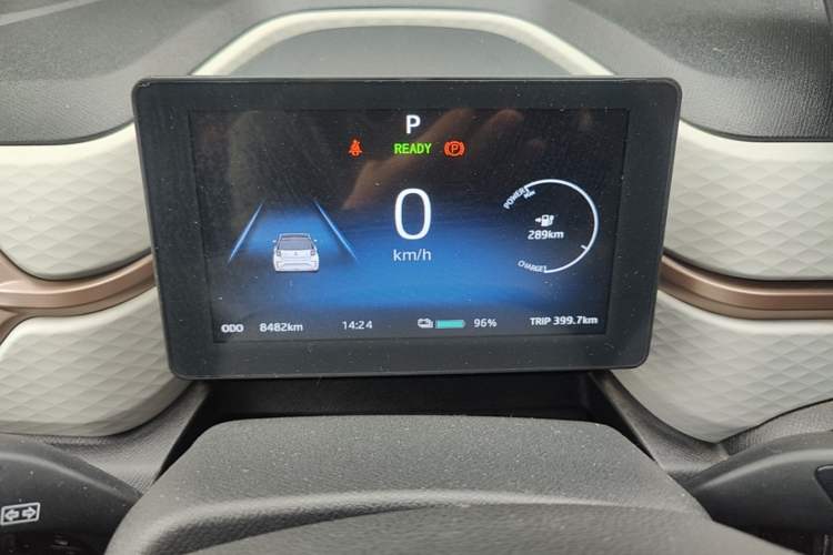 Used SOL E10X 2021 302 km Range Fashion Edition 31.4 kWh Instrument Cluster