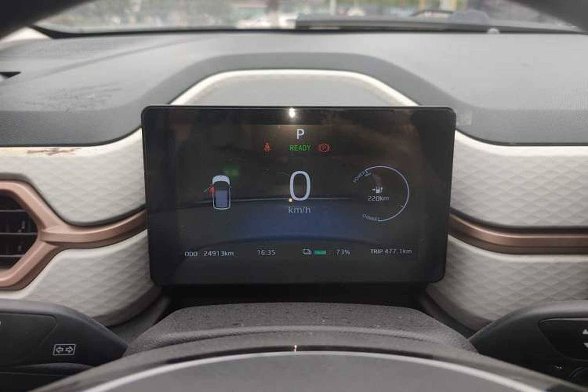 Used SOL E10X 2021 302 km Range Luxury Version 30.2 kWh Instrument Cluster