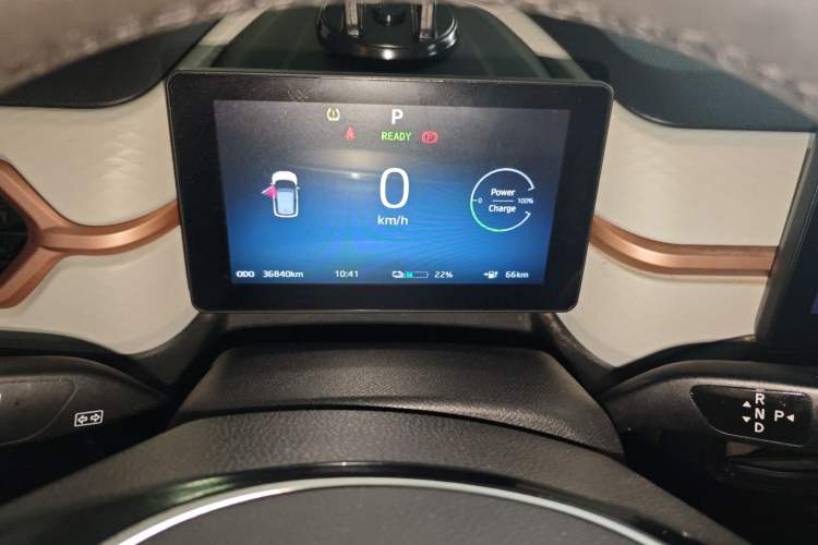 Used SOL E10X 2021 302 km Range Luxury Version 31.4 kWh Instrument Cluster