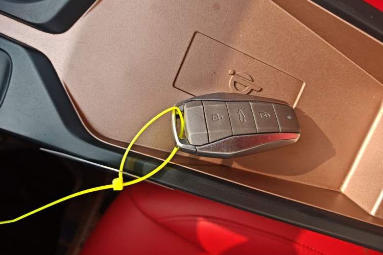 Used SOL E10X 2021 302 km Range Fashion Edition 30.2 kWh Interior 1