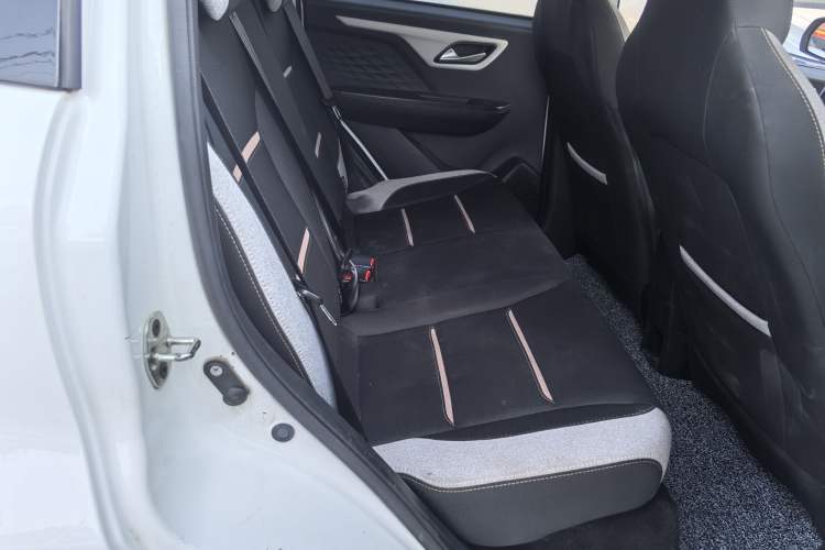 Used SOL E10X 2021 302 km Range Luxury Version 31.4 kWh Interior 10