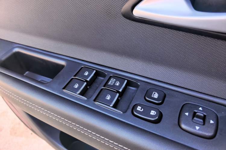 Used SOL E10X 2021 200km Classic Type Interior 3