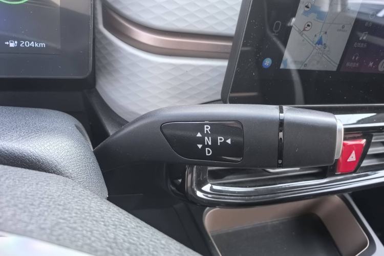 Used SOL E10X 2021 302 km Range Luxury Version 31.4 kWh Interior 4