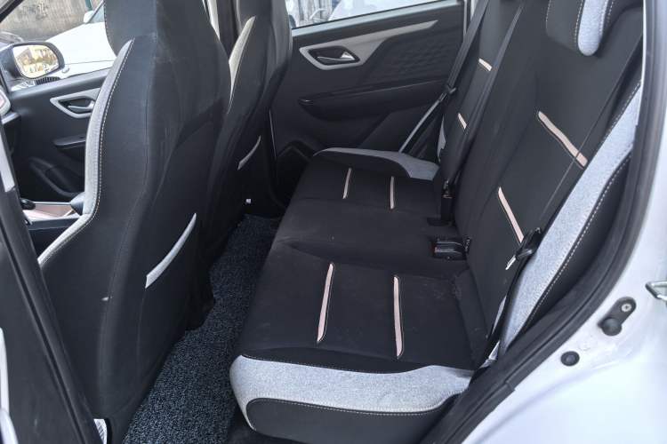 Used SOL E10X 2021 302 km Range Luxury Version 31.4 kWh Interior 7