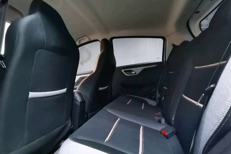 Used SOL E10X 2021 302 km Range Fashion Edition 31.4 kWh Interior 8