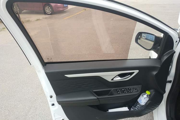 Used SOL E10X 2021 302 km Range Luxury Version 31.4 kWh Left Front Door Interior