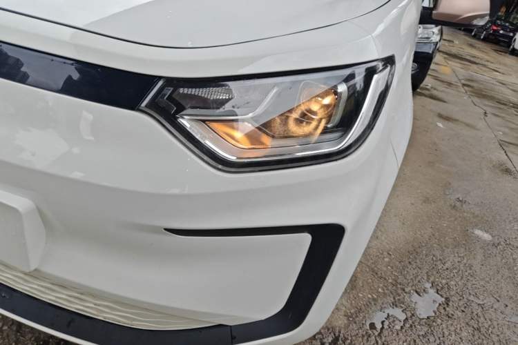 Used SOL E10X 2021 302 km Range Luxury Version 30.2 kWh Left Front Headlight