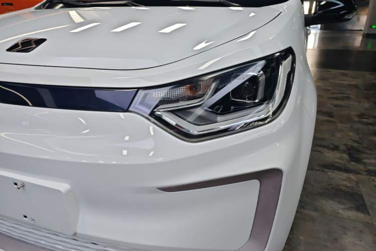 Used SOL E10X 2021 302 km Range Luxury Version 31.4 kWh Left Front Headlight