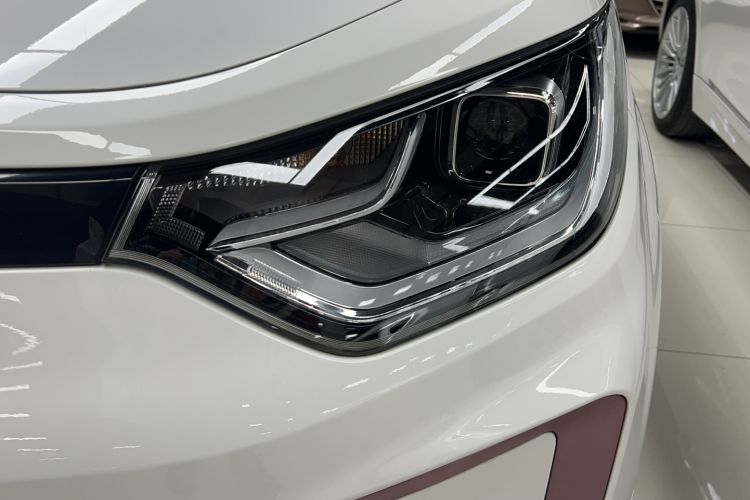 Used SOL E10X 2021 302 km Range Fashion Edition 31.4 kWh Left Front Headlight