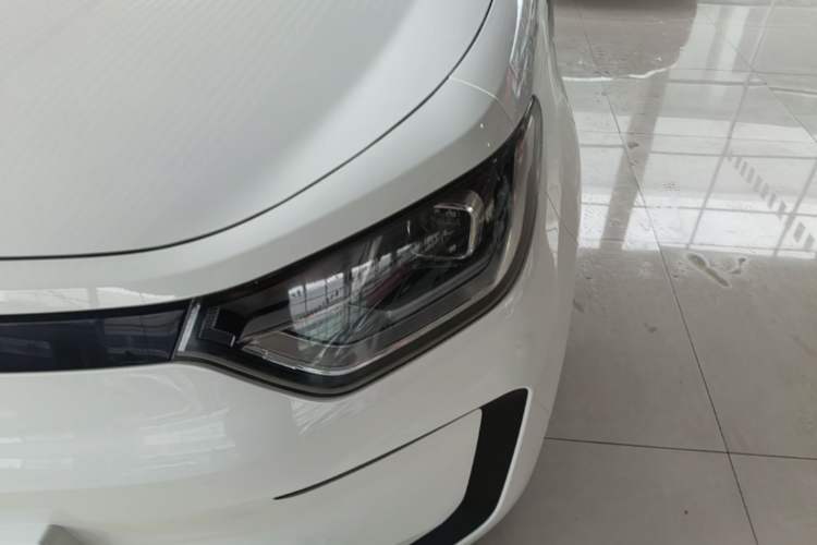 Used SOL E10X 2021 302 km Range Fashion Edition 31.4 kWh Left Front Headlight