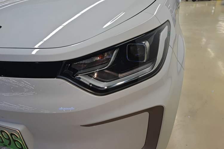 Used SOL E10X 2021 302 km Range Fashion Edition 31.4 kWh Left Front Headlight