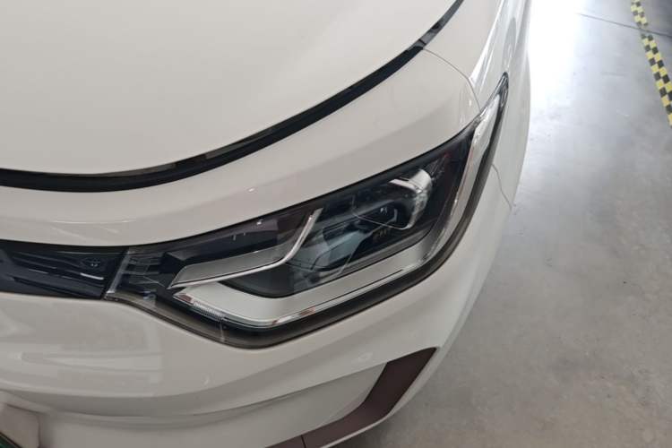 Used SOL E10X 2021 302 km Range Fashion Edition 31.4 kWh Left Front Headlight
