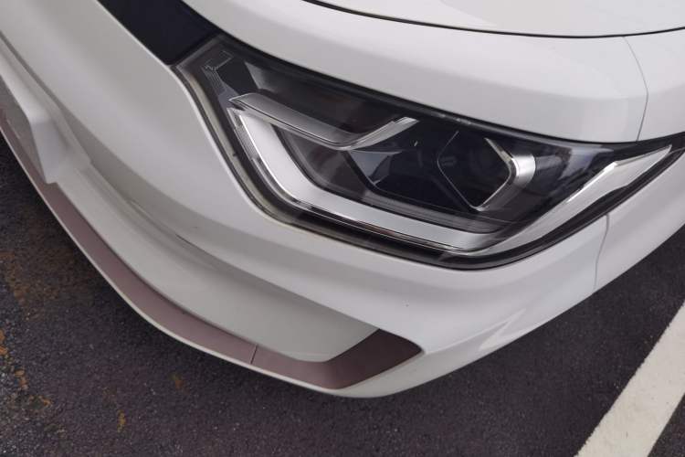 Used SOL E10X 2021 302 km Range Luxury Version 30.2 kWh Left Front Headlight