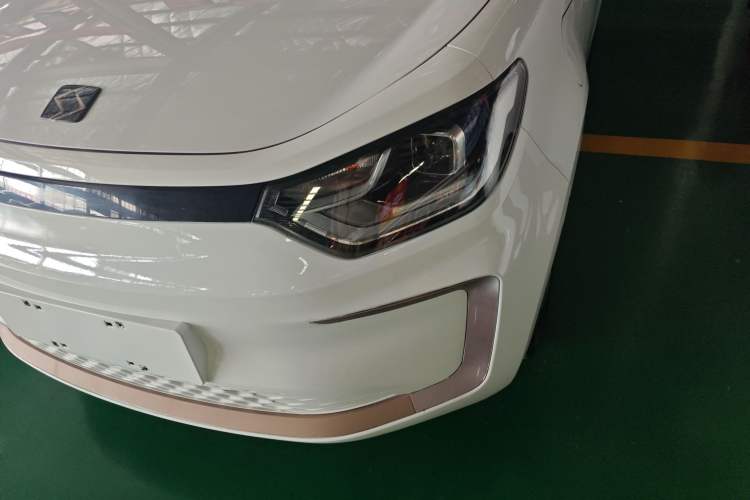 Used SOL E10X 2021 302 km Range Luxury Version 31.4 kWh Left Front Headlight