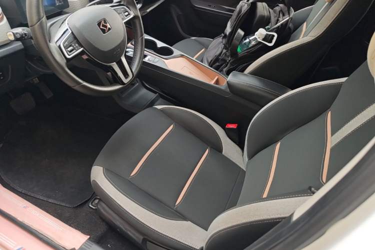 Used SOL E10X 2021 302 km Range Fashion Edition 31.4 kWh Left Front Seat