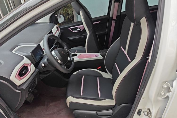 Used SOL E10X 2021 302 km Range Fashion Edition 31.4 kWh Left Front Seat