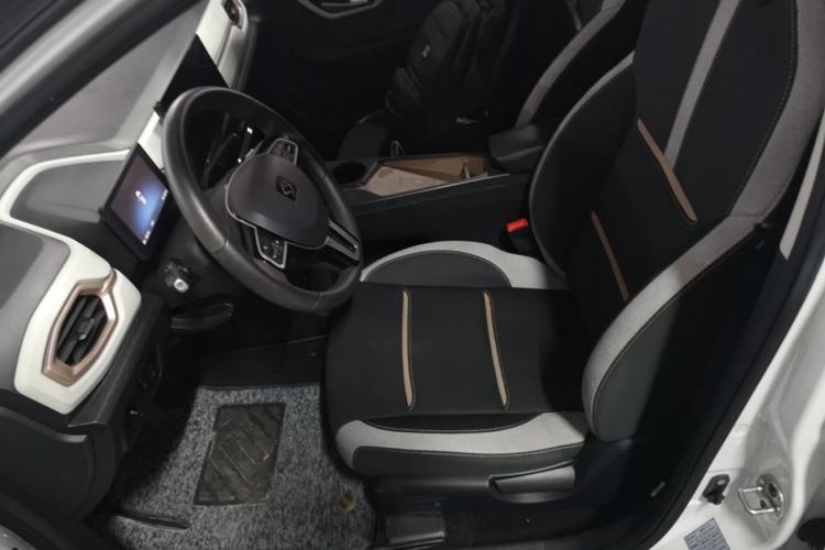 Used SOL E10X 2021 302 km Range Fashion Edition 31.4 kWh Left Front Seat