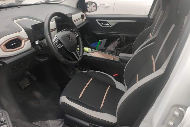 Used SOL E10X 2021 302 km Range Luxury Version 30.2 kWh Left Front Seat