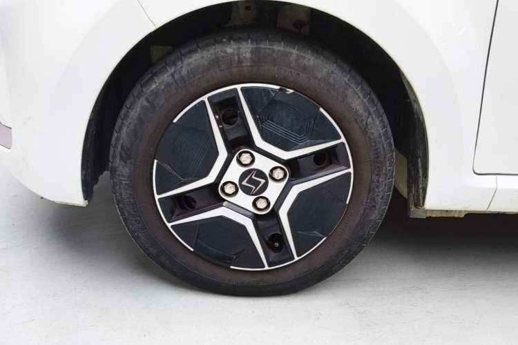 Used SOL E10X 2021 302 km Range Fashion Edition 31.4 kWh Left Front Wheel Hub