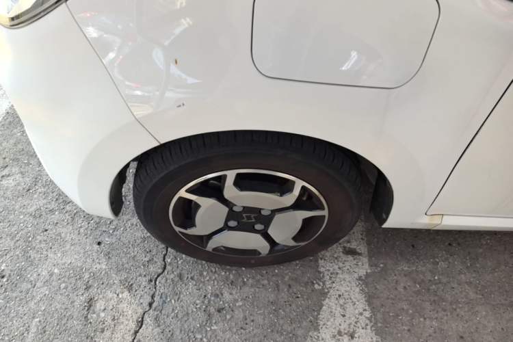 Used SOL E10X 2021 302 km Range Luxury Version 31.4 kWh Left Front Wheel Hub