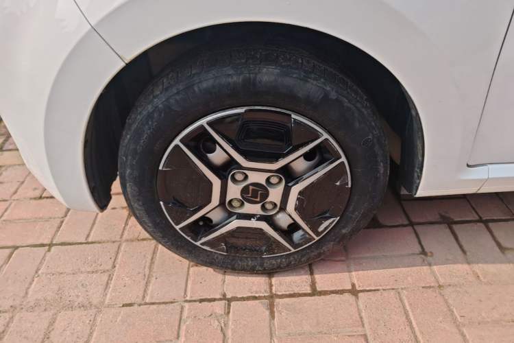 Used SOL E10X 2021 302 km Range Fashion Edition 30.2 kWh Left Front Wheel Hub